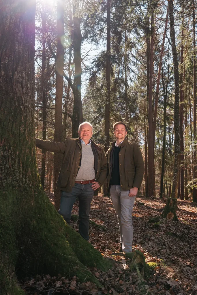 mt-3 mt-md-0 Franz & Arno Teuschler im Wald